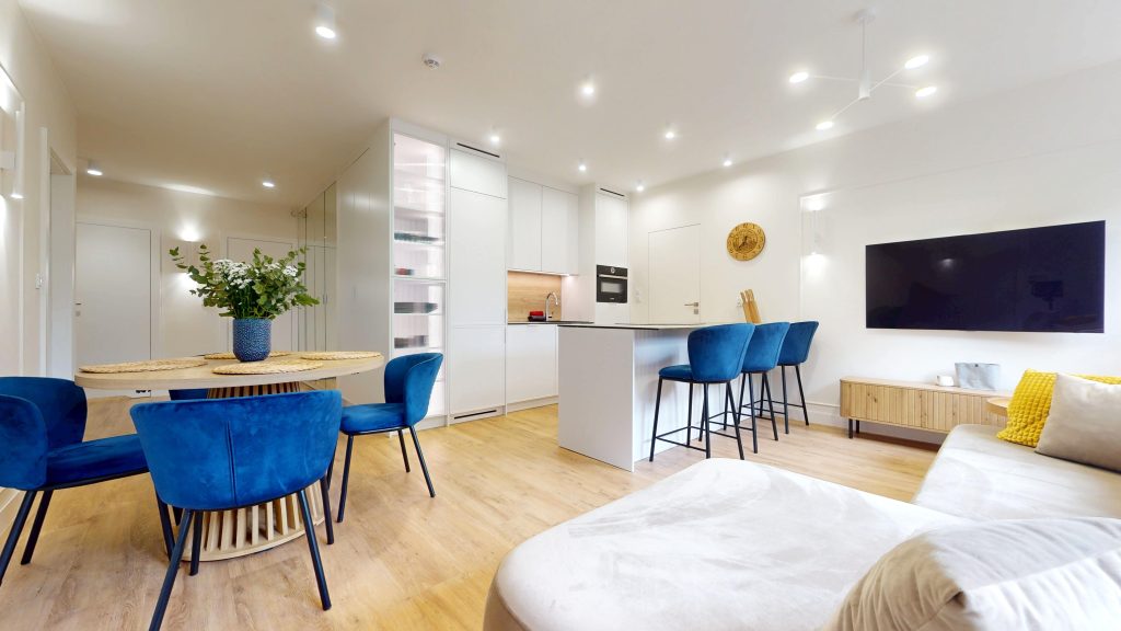 Kompleksowa realizacja MiD Prestige: meble na wymiar – kuchnia z wyspą, spiżarnia, garderoby, szafy, biurka i zabudowy łazienkowe. Estetyka premium i perfekcyjne wykonanie.