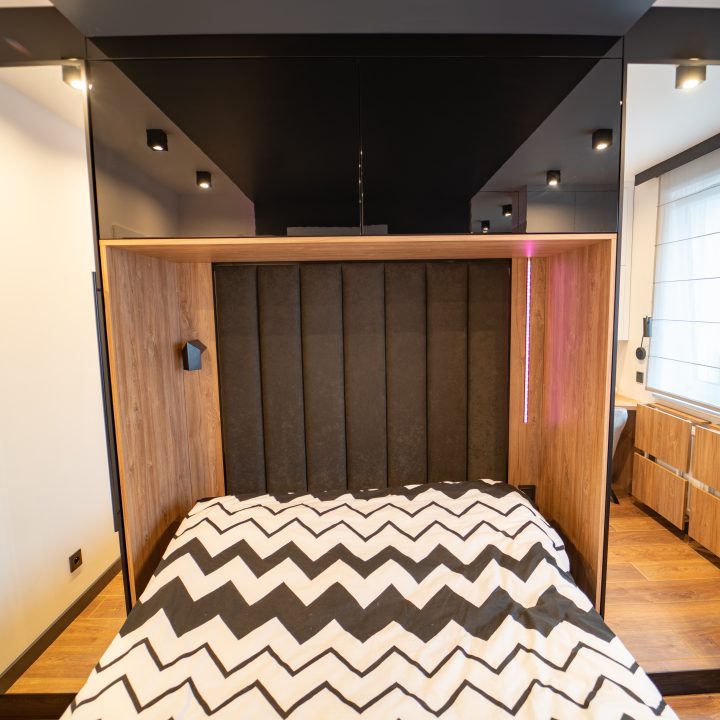 Meble na wymiar w Płocku – kuchnia, salon, sypialnia i łazienka w pakiecie MiD Prestige. Połysk, fornir, LED i kamień – styl i funkcjonalność w jednym projekcie.