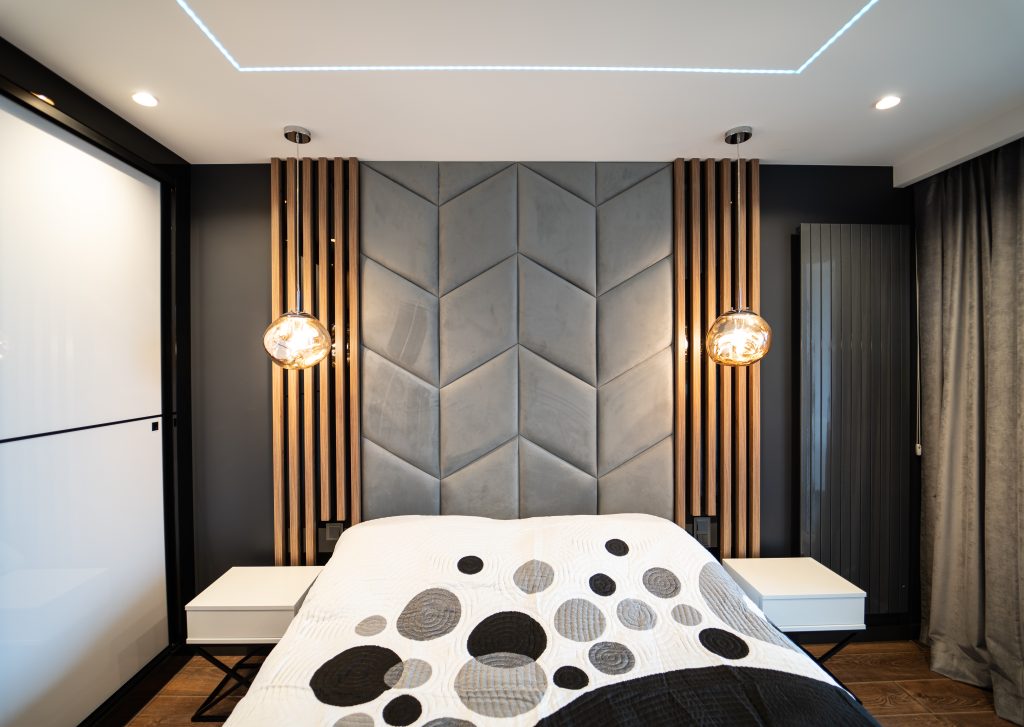 Meble na wymiar w Płocku – kuchnia, salon, sypialnia i łazienka w pakiecie MiD Prestige. Połysk, fornir, LED i kamień – styl i funkcjonalność w jednym projekcie.