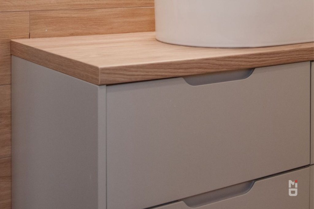 meble na wymiar - rodzaje uchwytów - uchwyty frezowane