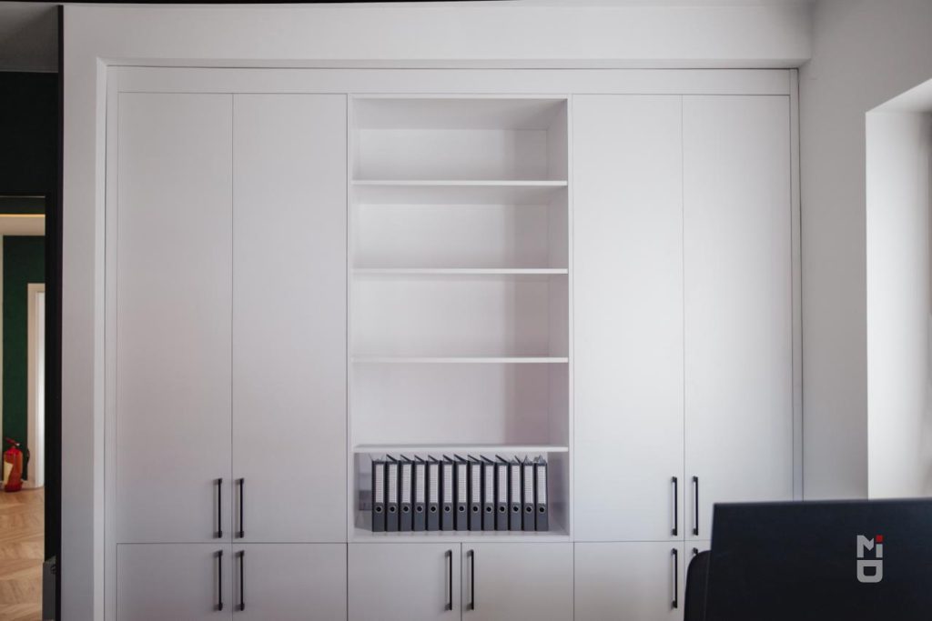 meble na wymiar do biura